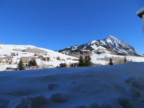 호텔 Three Seasons Condo