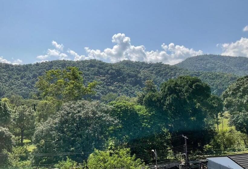 هتل Trekkers Lodge