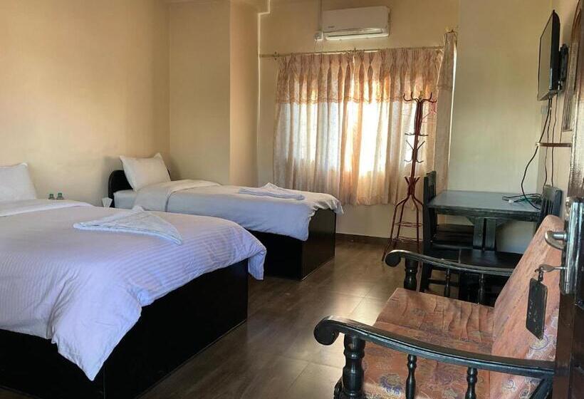 هتل Trekkers Lodge