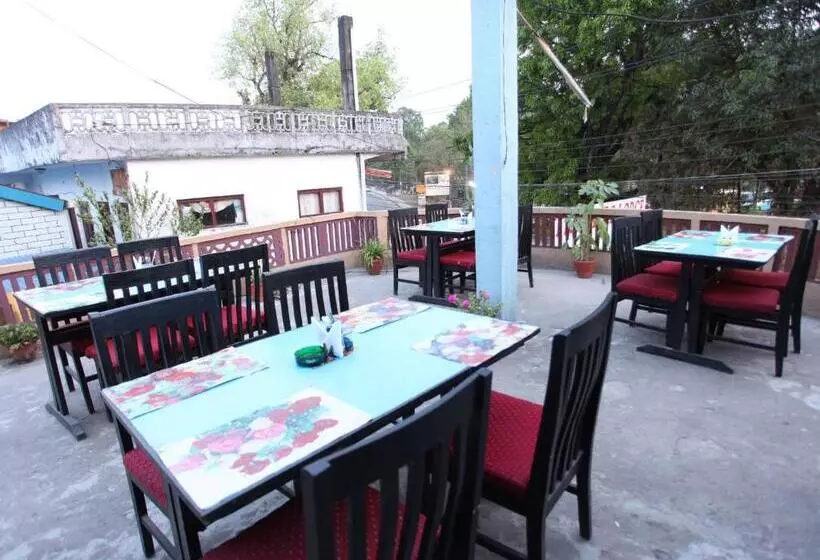 هتل Trekkers Lodge