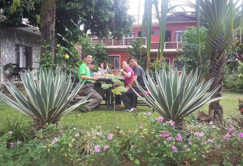 هتل Trekkers Lodge