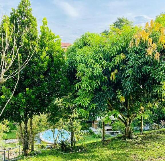 هتل West California