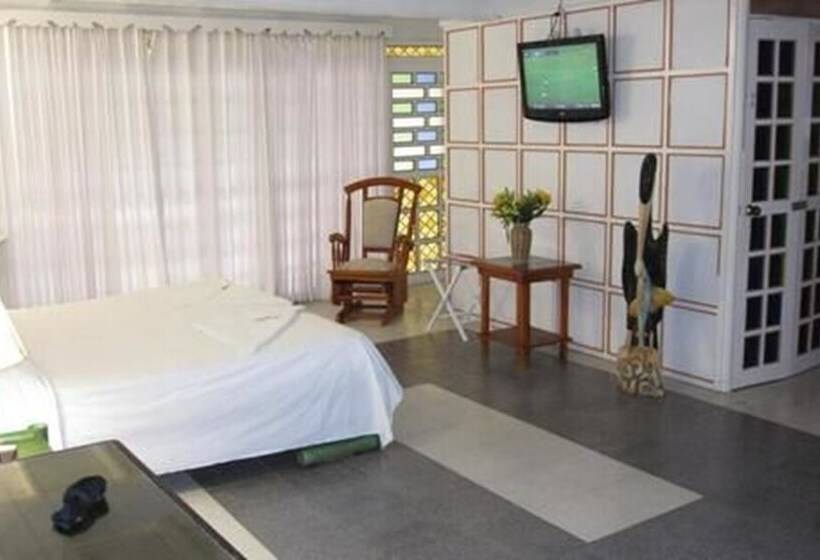 فندق Y Centro De Buceo Sirius