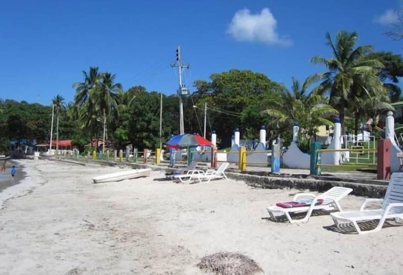 فندق Y Centro De Buceo Sirius