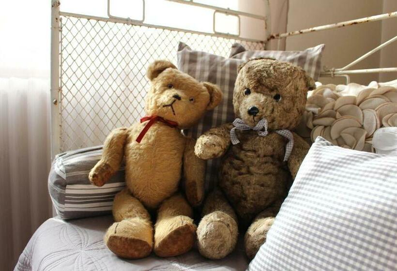 تختخواب و صبحانه La Chambre De Marie