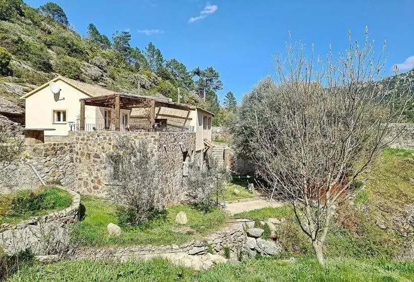 ベッドアンドブレックファースト A Guinguetta