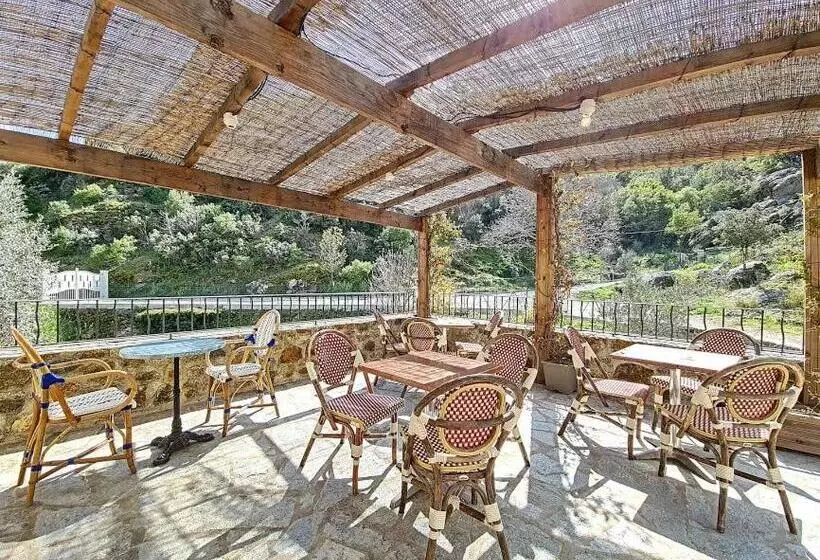 ベッドアンドブレックファースト A Guinguetta