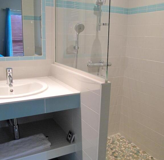 تختخواب و صبحانه Apitoki