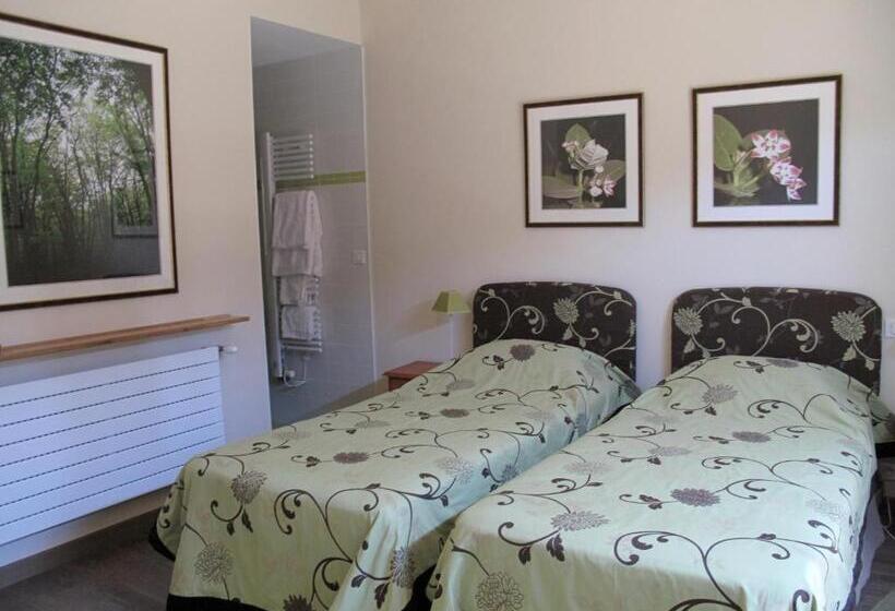 تختخواب و صبحانه Apitoki