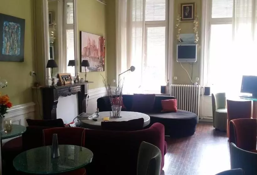 Aamiaismajoitus (B&B) Au Château Des Thermes