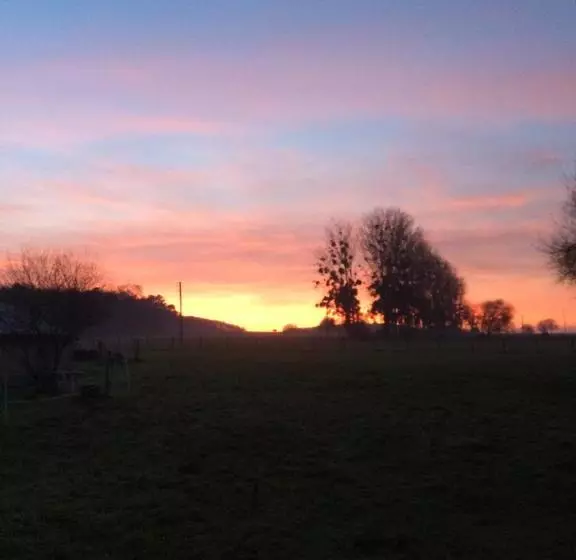 تختخواب و صبحانه Au Parc Aux Lièvres