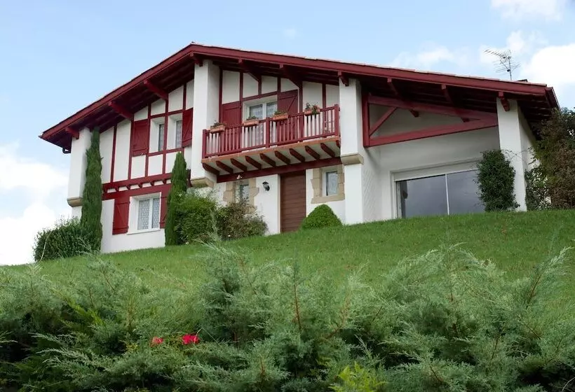 تختخواب و صبحانه Chambres D Hotes Garicoitz