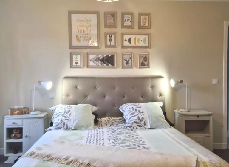 ベッドアンドブレックファースト Chambres D Hôtes La Quèrière