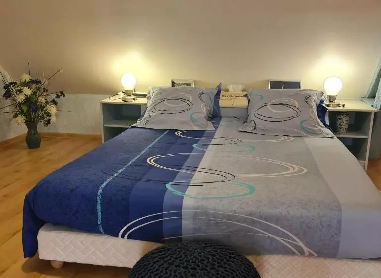 ベッドアンドブレックファースト Chambres D Hôtes La Quèrière