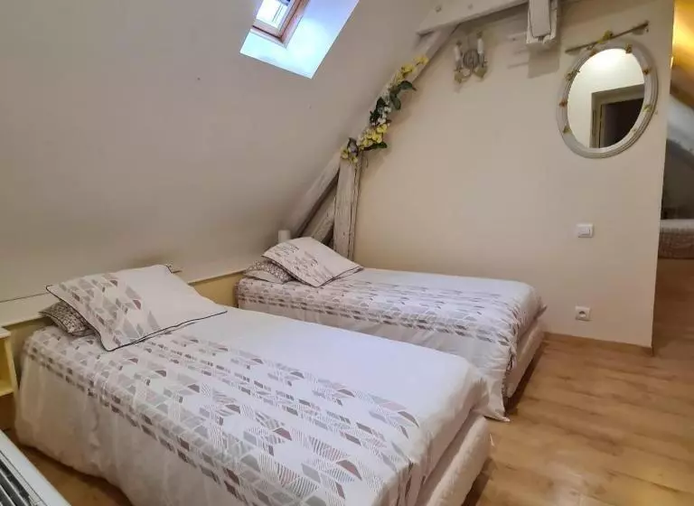 ベッドアンドブレックファースト Chambres D Hôtes La Quèrière