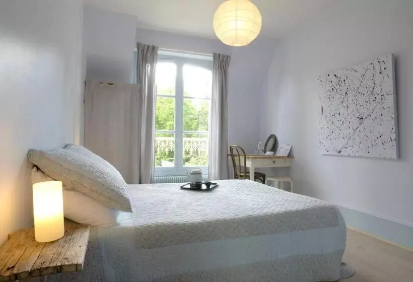 ベッドアンドブレックファースト Chambres D'hôtes Du Jardin Francais
