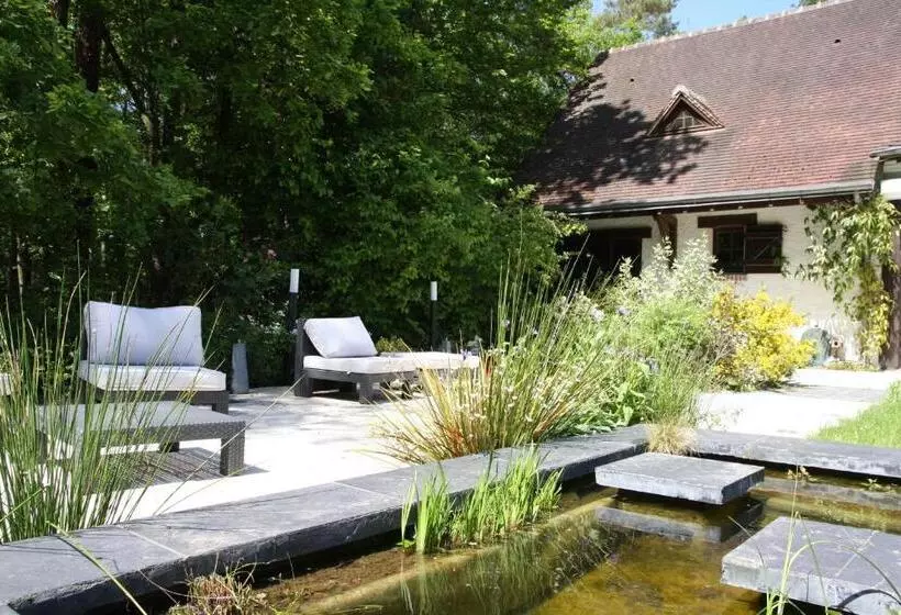 تختخواب و صبحانه Chambres D'hôtes Et Table D'hôtes L'intemporelle