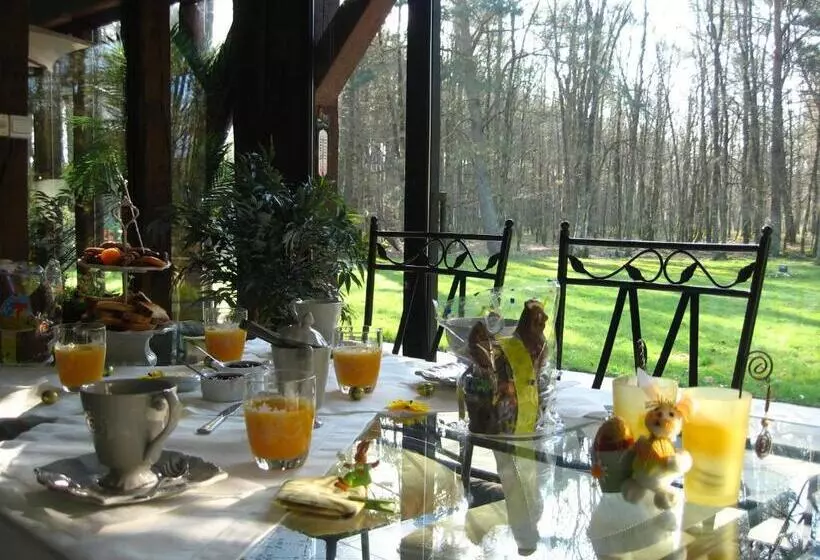 تختخواب و صبحانه Chambres D'hôtes Et Table D'hôtes L'intemporelle