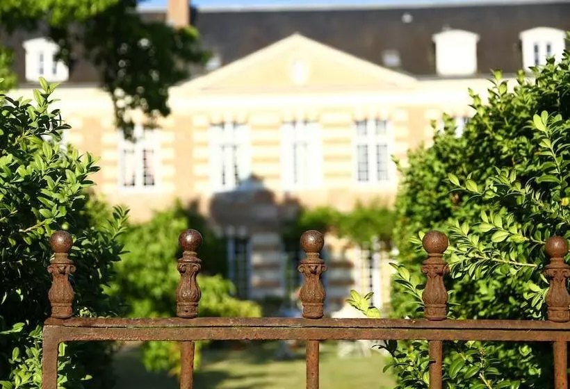 ベッドアンドブレックファースト Château De La Giraudière