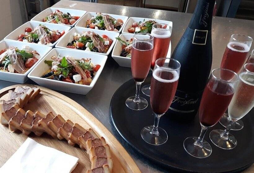 تختخواب و صبحانه Le Parc Des 4 Saisons