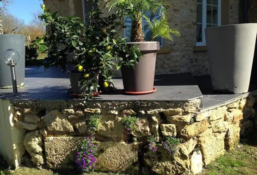 Aamiaismajoitus (B&B) Les Camelias