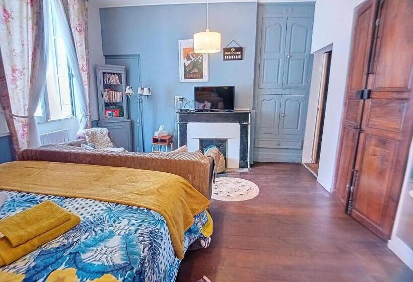 住宿加早餐  Les Glycines Oloron