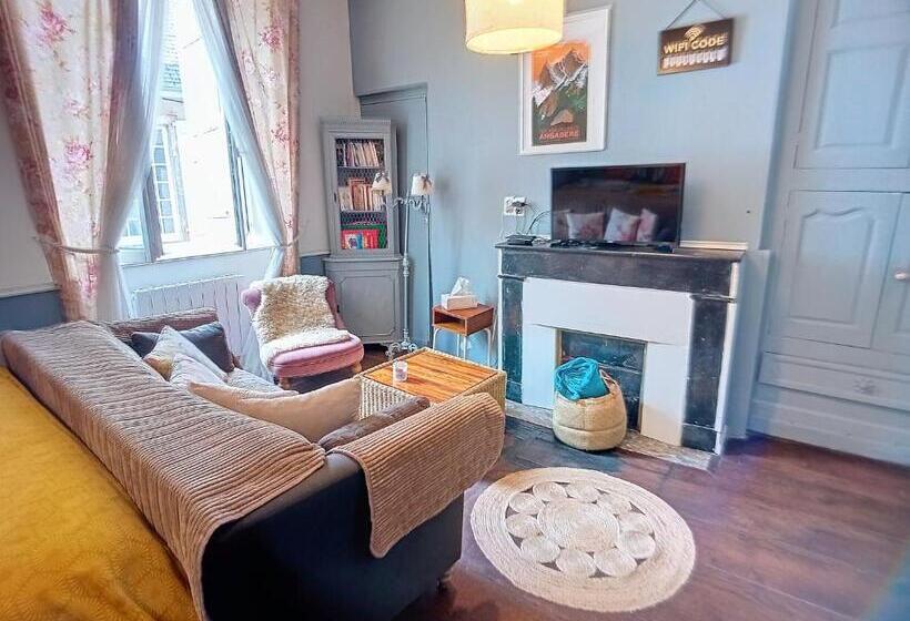 住宿加早餐  Les Glycines Oloron