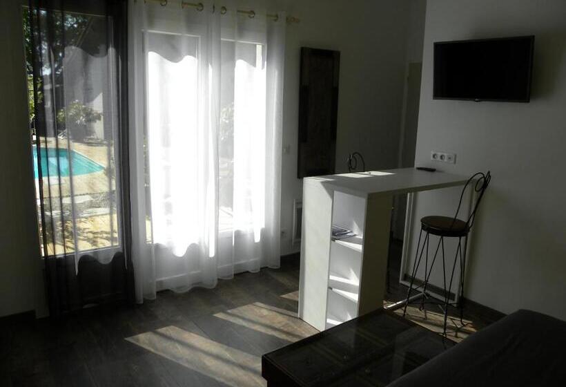 ベッドアンドブレックファースト Villa Mogador Piscine Et Balnéo