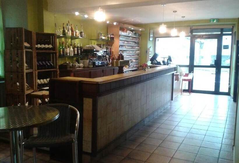 בית מלון כפרי Aux Globe Trotters