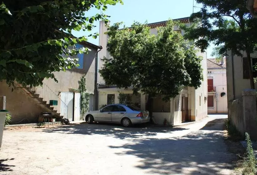 Hotelli Le Logis Charmant