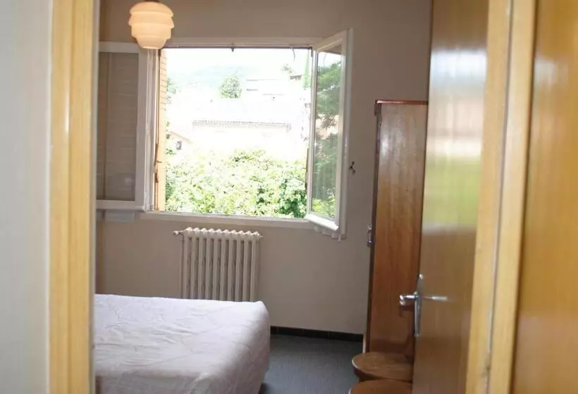 Hotelli Le Logis Charmant