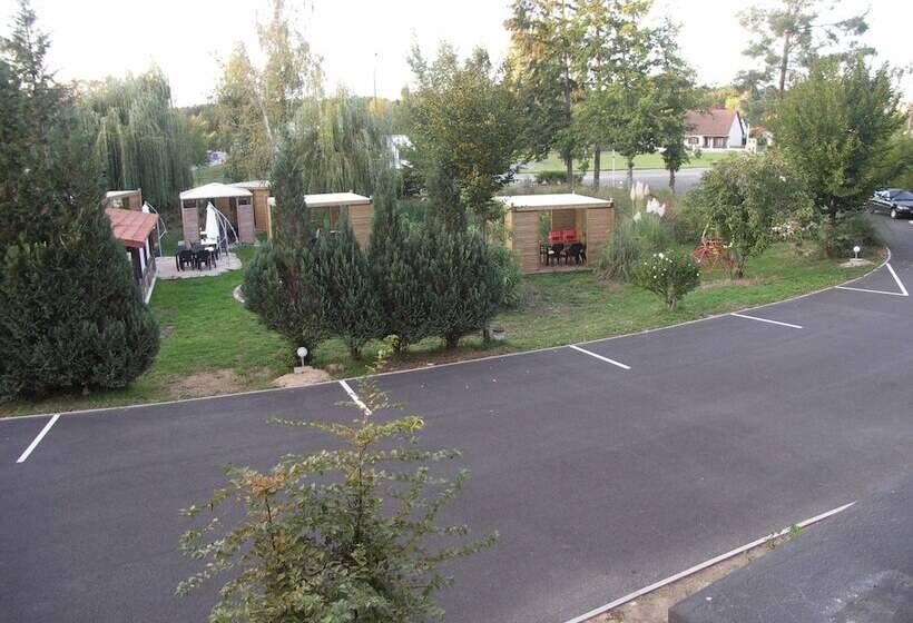 Logis   Hotel Restaurant La Mire