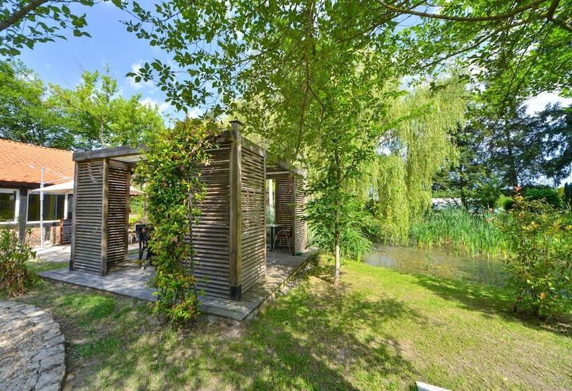 Logis   Hotel Restaurant La Mire