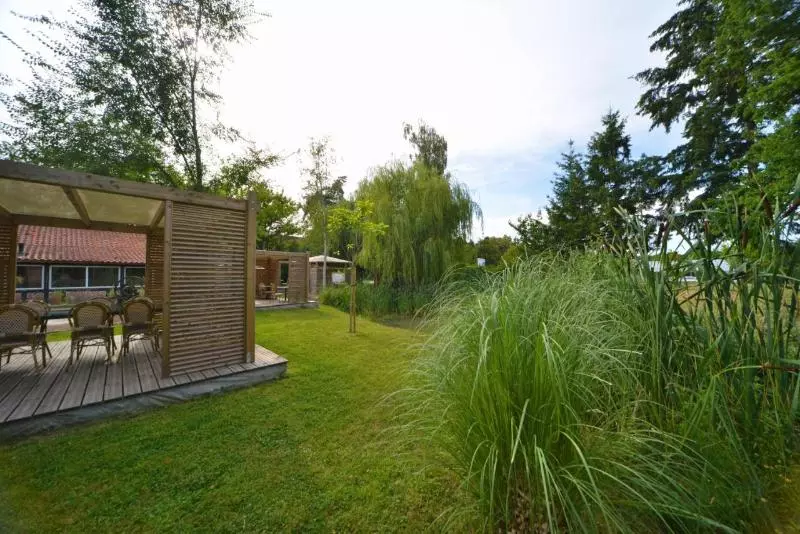 Logis   Hotel Restaurant La Mire