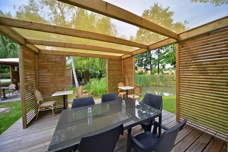 Logis   Hotel Restaurant La Mire