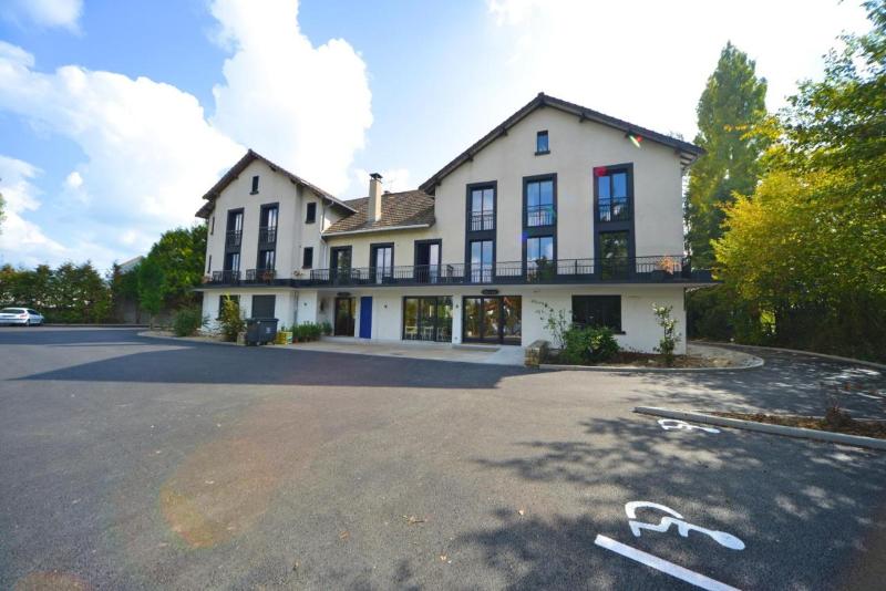 Logis   Hotel Restaurant La Mire