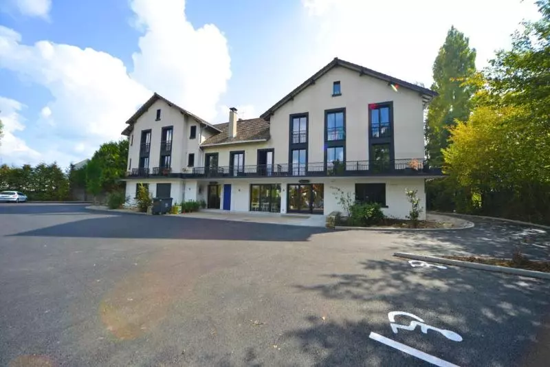 Logis   Hotel Restaurant La Mire