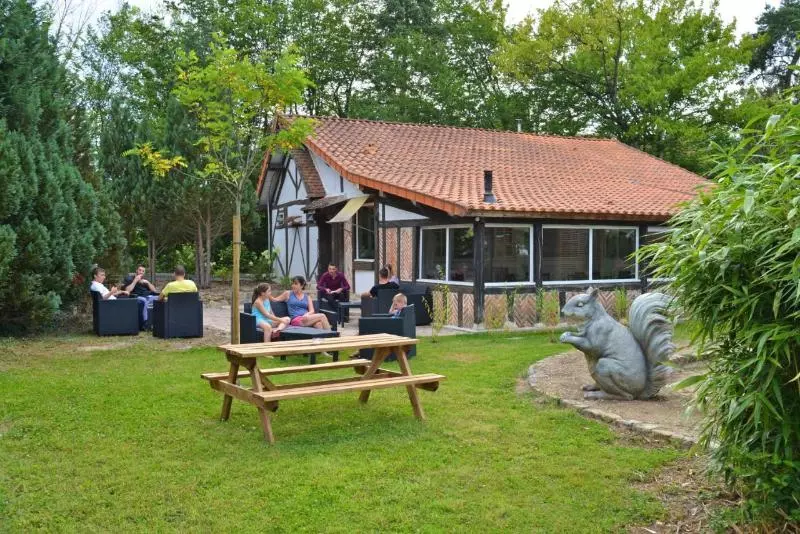 Logis   Hotel Restaurant La Mire