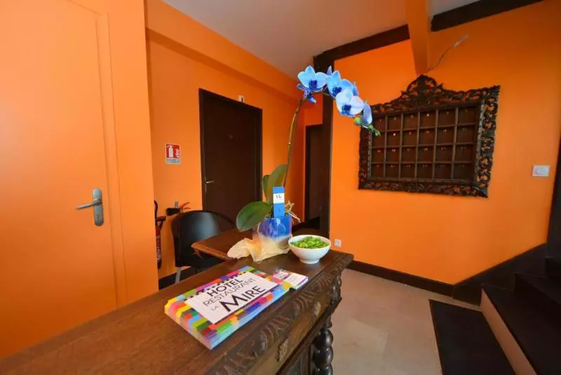 Logis   Hotel Restaurant La Mire