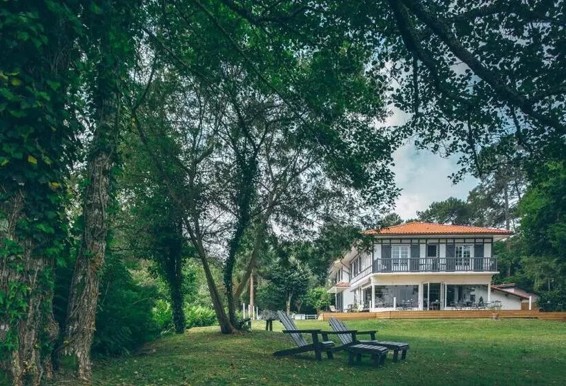 Hotelli Villa De L Etang Blanc