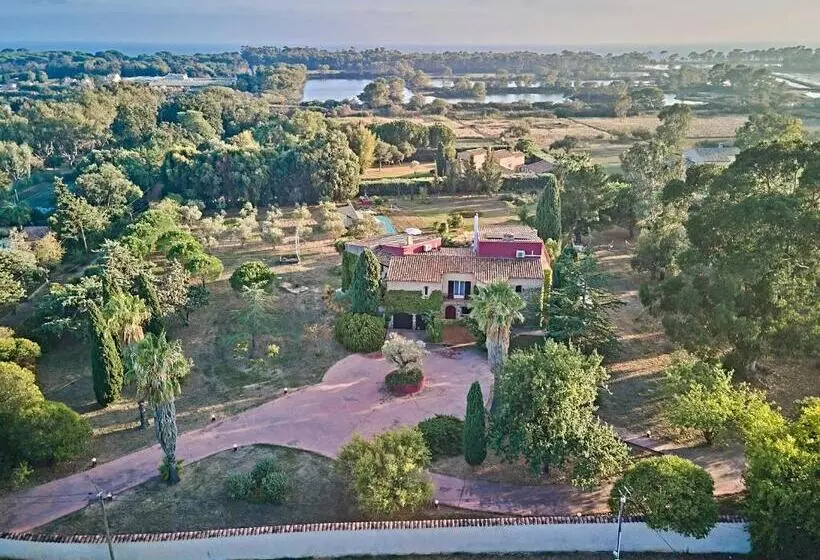Aamiaismajoitus (B&B) Villa Mercedes Bord De Mer