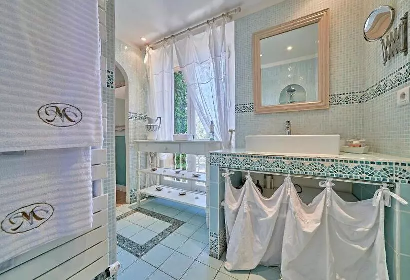Aamiaismajoitus (B&B) Villa Mercedes Bord De Mer
