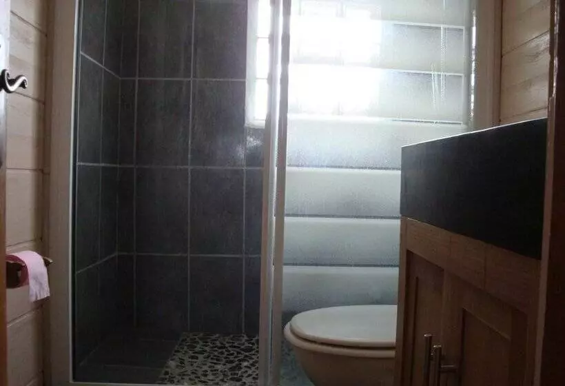 تختخواب و صبحانه Chambres D Hôtes Chalet De La Source