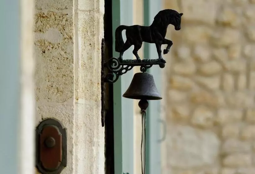 ベッドアンドブレックファースト Château De L Isle  Chambres D Hôtes