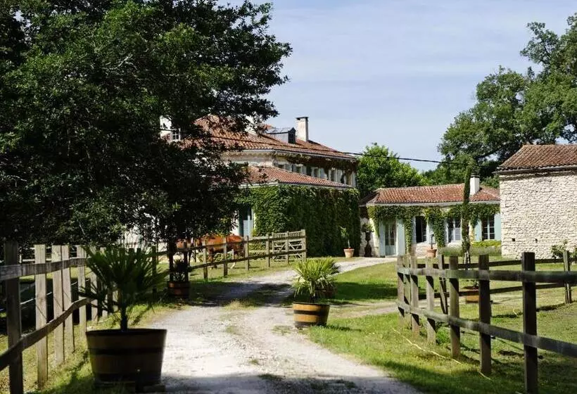 ベッドアンドブレックファースト Château De L Isle  Chambres D Hôtes