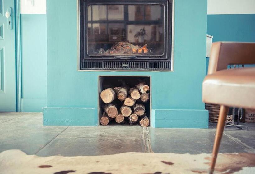 민박 La Gare De Millas Chambres D'hôtes