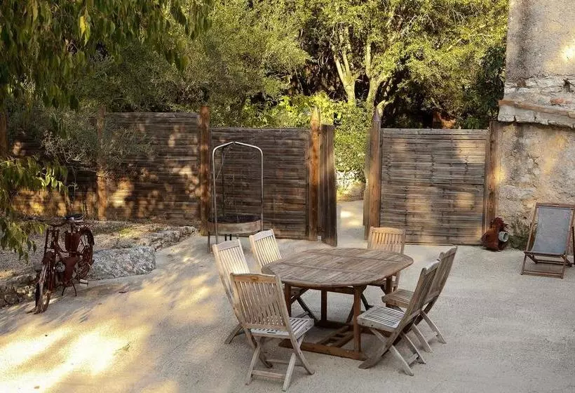 Bed and Breakfast Mas De Coulet