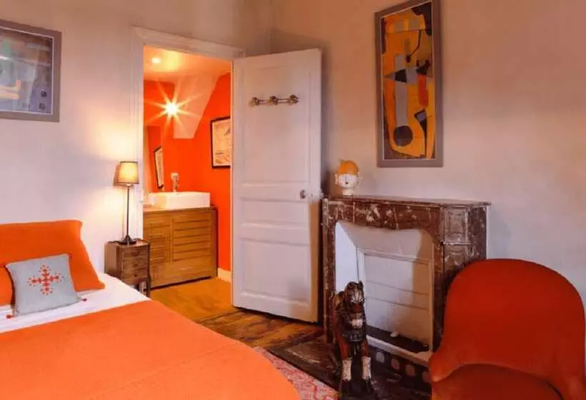 تختخواب و صبحانه Le Petit Manoir De Kériolet
