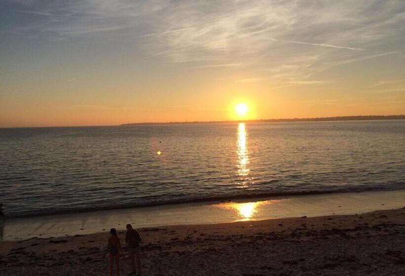 ベッドアンドブレックファースト Le Petit Manoir De Kériolet