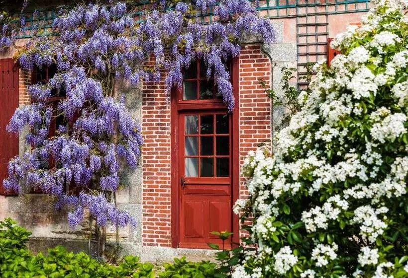 تختخواب و صبحانه Le Petit Manoir De Kériolet